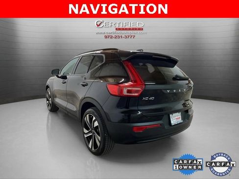 Used 2025 Volvo XC40 B5 Plus image 4
