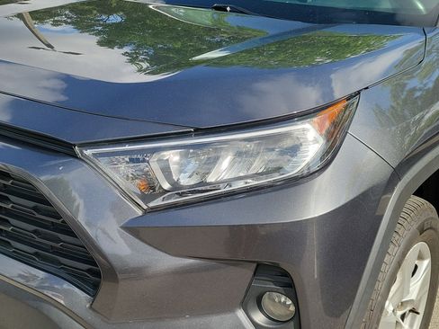 Used 2021 Toyota RAV4 XLE FWD image 6