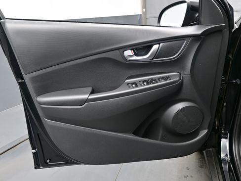 Certified 2023 Hyundai Kona SEL w/ Convenience Package image 9