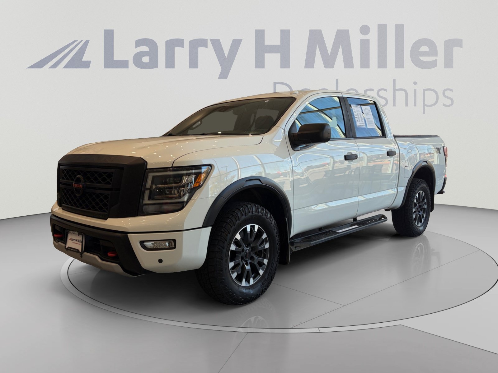 Used 2021 Nissan Titan PRO-4X w/ Pro-4x Utility Package AWD/4WD image 1