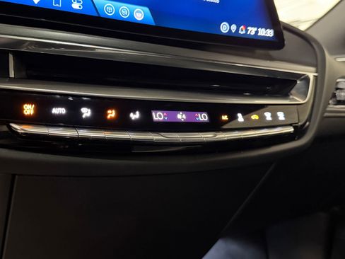 Used 2024 Cadillac Lyriq Tech RWD image 33
