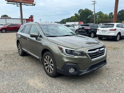 Used 2019 Subaru Outback 2.5i Touring AWD/4WD image 6