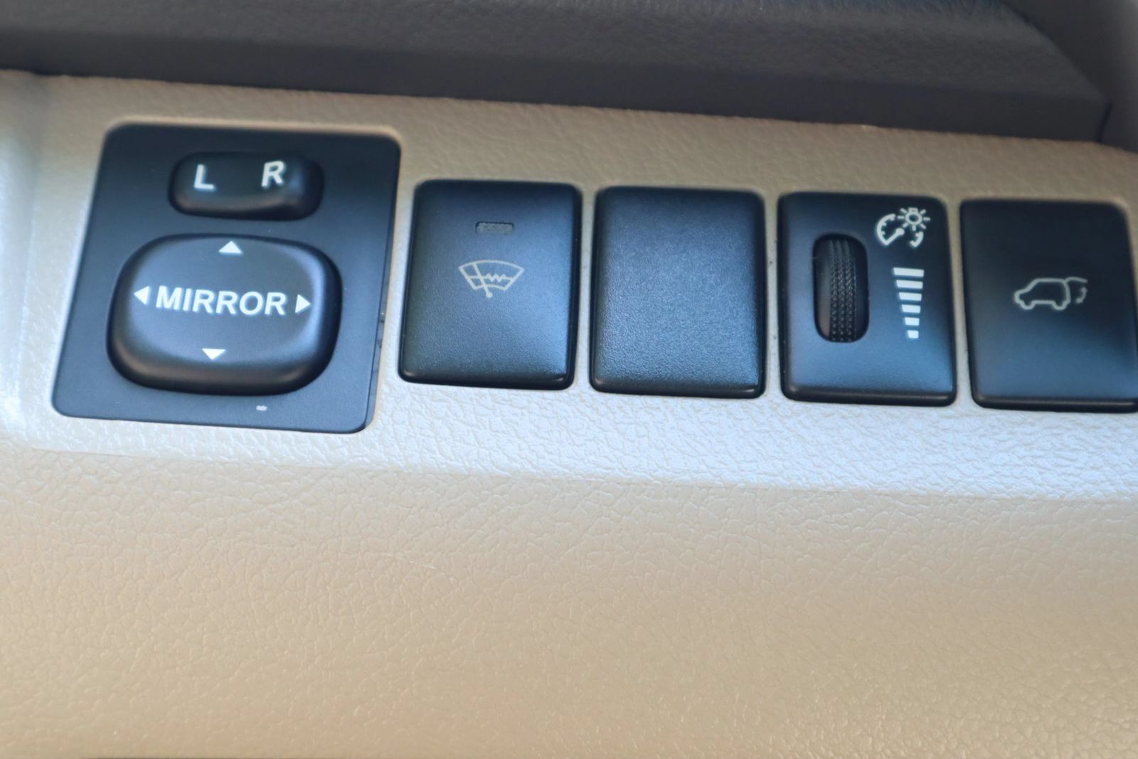 Used 2010 Toyota Highlander Limited AWD/4WD image 30