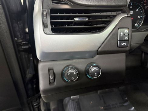 Used 2017 Chevrolet Suburban LT AWD/4WD image 16