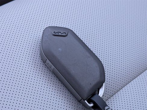 Used 2024 Kia Telluride S w/ S Sunroof Package image 30