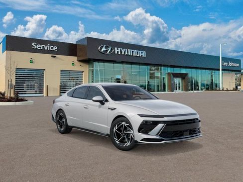 New 2026 Hyundai Sonata SEL AWD/4WD image 2