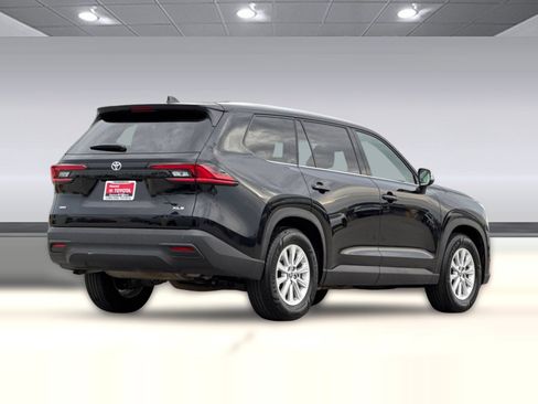Certified 2025 Toyota Grand Highlander AWD image 3