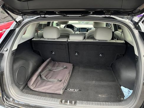 Used 2019 Kia Niro Touring FWD image 11