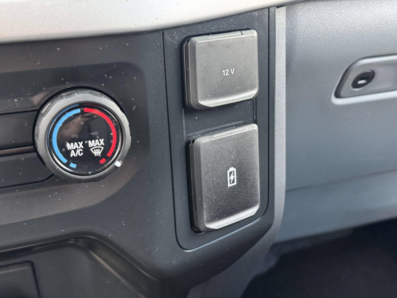 Used 2022 Ford F150 XLT AWD/4WD image 12