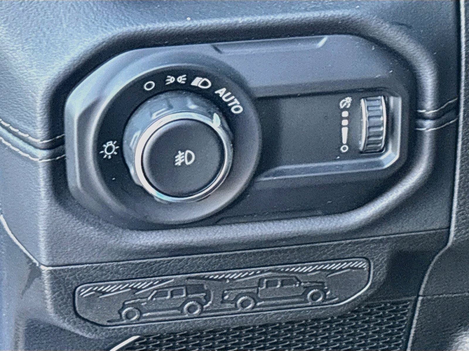 Certified 2025 Jeep Wrangler Unlimited Rubicon AWD/4WD image 14