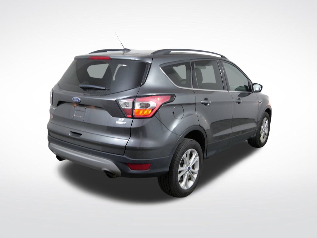 Used 2017 Ford Escape SE w/ Equipment Group 201A AWD/4WD image 3