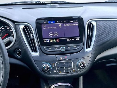 Used 2023 Chevrolet Malibu LT image 10