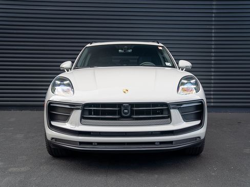Used 2026 Porsche Macan AWD/4WD image 25