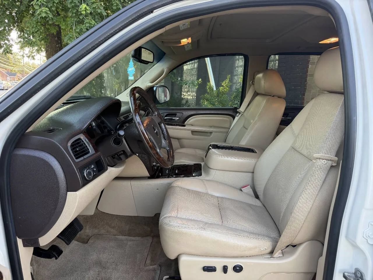 Used 2011 GMC Sierra 1500 Denali AWD/4WD image 16