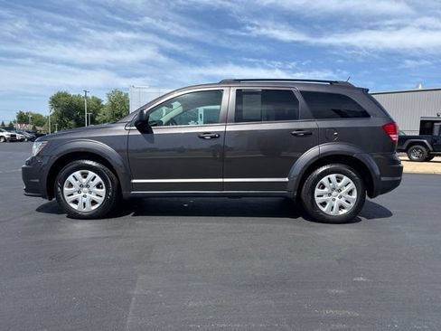 Used 2017 Dodge Journey SE FWD image 4