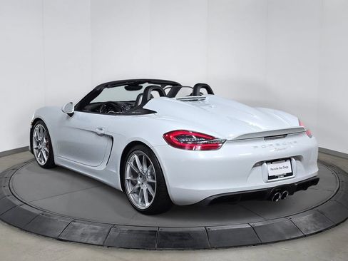 Used 2016 Porsche Boxster Spyder RWD image 3