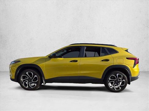 Used 2024 Chevrolet Trax RS w/ Sunroof Package FWD image 9