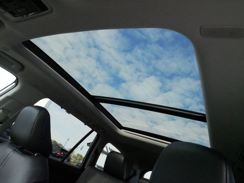 Used 2025 Toyota Grand Highlander AWD image 33