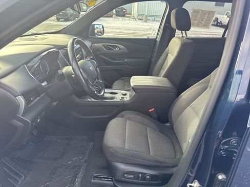 Used 2022 Chevrolet Traverse LT image 11