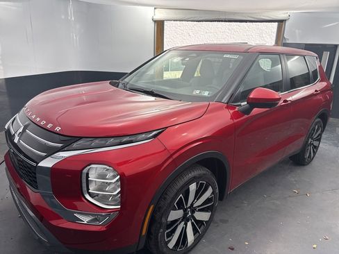 New 2025 Mitsubishi Outlander SE image 7