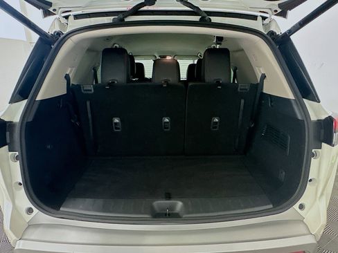 Used 2024 Nissan Pathfinder SL AWD/4WD image 31