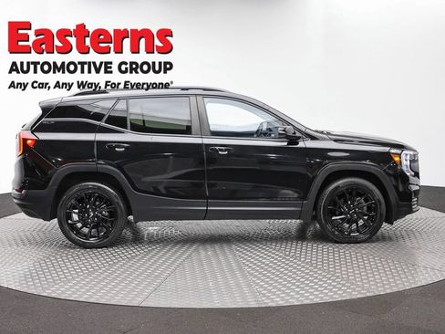 Used 2023 GMC Terrain SLE w/ Driver Convenience Package AWD/4WD image 4