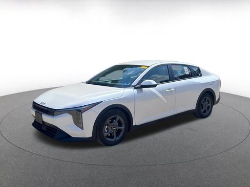 Used 2026 Kia K4 FWD image 8