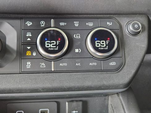 Used 2024 Land Rover Defender 130 X-Dynamic SE image 26