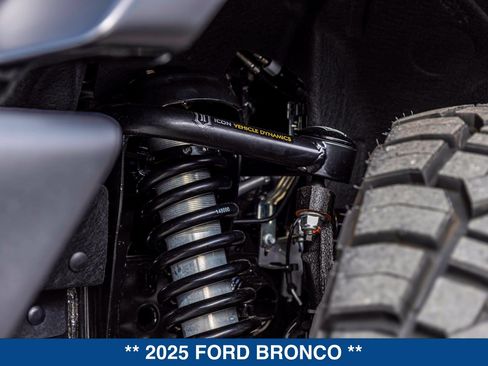 New 2025 Ford Bronco Badlands AWD/4WD image 18