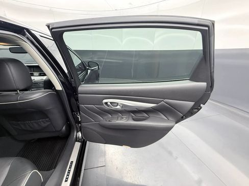 Used 2017 INFINITI Q70 L 3.7 AWD/4WD image 19
