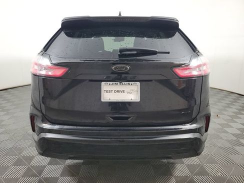 Used 2022 Ford Edge SE w/ Black Appearance Package AWD/4WD image 4