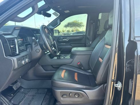 Used 2023 GMC Sierra 1500 AT4 w/ Technology Package AWD/4WD image 8