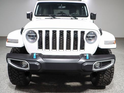 Used 2022 Jeep Wrangler Unlimited Sahara w/ Cold Weather Group image 5