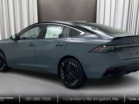 New 2026 Nissan Sentra SR w/ Floor Mat Package image 7