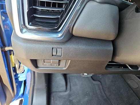 New 2026 GMC Canyon Elevation w/ Convenience Package image 15