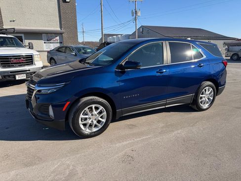 Used 2022 Chevrolet Equinox LT image 2