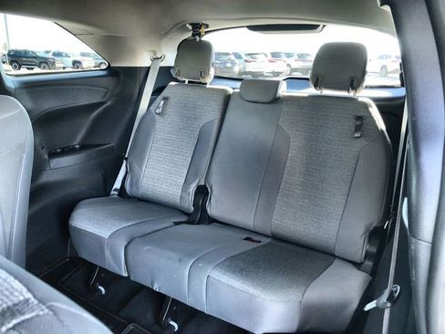 Used 2025 Toyota Sienna LE image 22