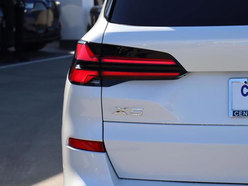 Used 2024 BMW X5 xDrive50e w/ Executive Package image 5