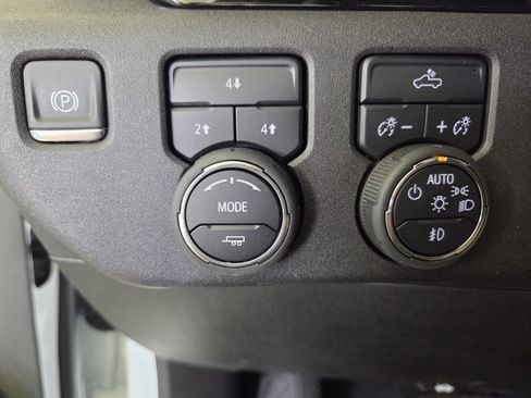 Used 2025 Chevrolet Silverado 2500 LT w/ Convenience Package AWD/4WD image 20