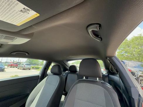 Used 2018 Volkswagen Beetle 2.0T S FWD image 19