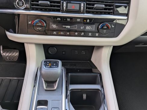 Certified 2023 Nissan Pathfinder SL image 23