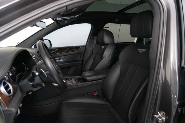 Used 2018 Bentley Bentayga AWD/4WD image 20