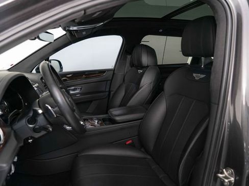 Used 2018 Bentley Bentayga AWD/4WD image 20