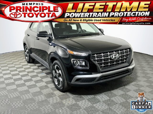 Used 2025 Hyundai Venue SEL FWD image 1