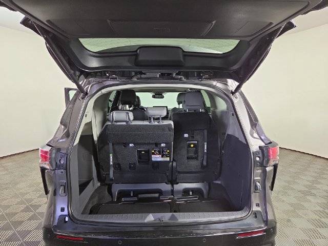 Used 2024 Toyota Sienna Limited AWD/4WD image 34
