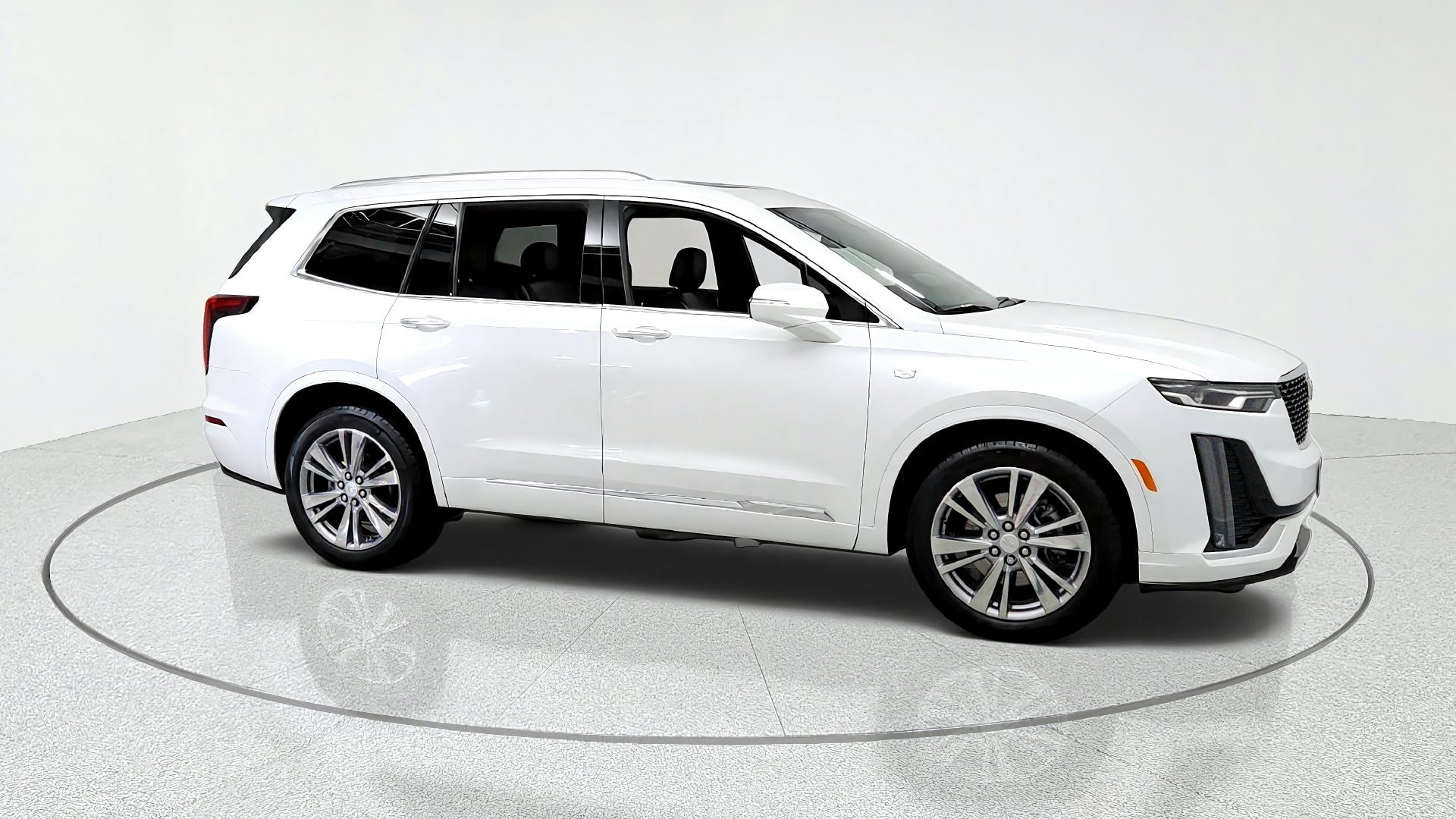 Used 2024 Cadillac XT6 Premium Luxury w/ LPO, Floor Liner Package FWD image 6