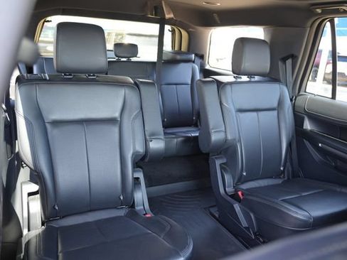 Used 2021 Ford Expedition XLT AWD/4WD image 25
