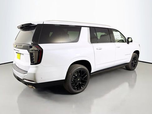New 2026 Chevrolet Suburban High Country AWD/4WD image 5