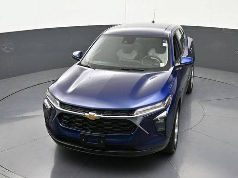 Used 2024 Chevrolet Trax LS w/ LS Convenience Package FWD image 23