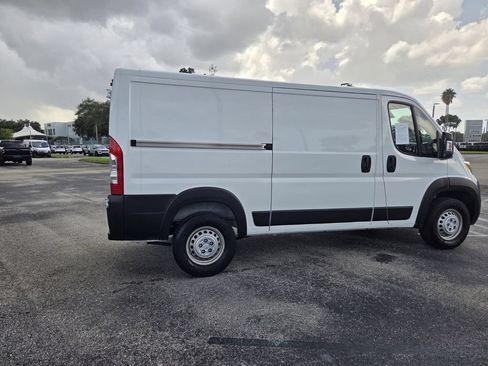 Used 2025 RAM ProMaster 2500 w/ Convenience Group FWD image 6